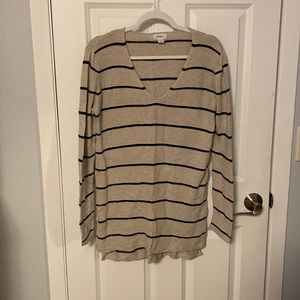 Old Navy oversized sweater. Size medium. Tan with black stripes.